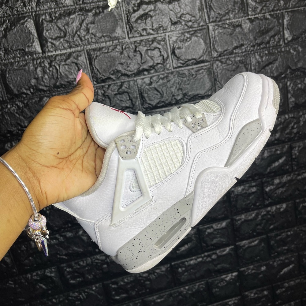 Jordan 4s
